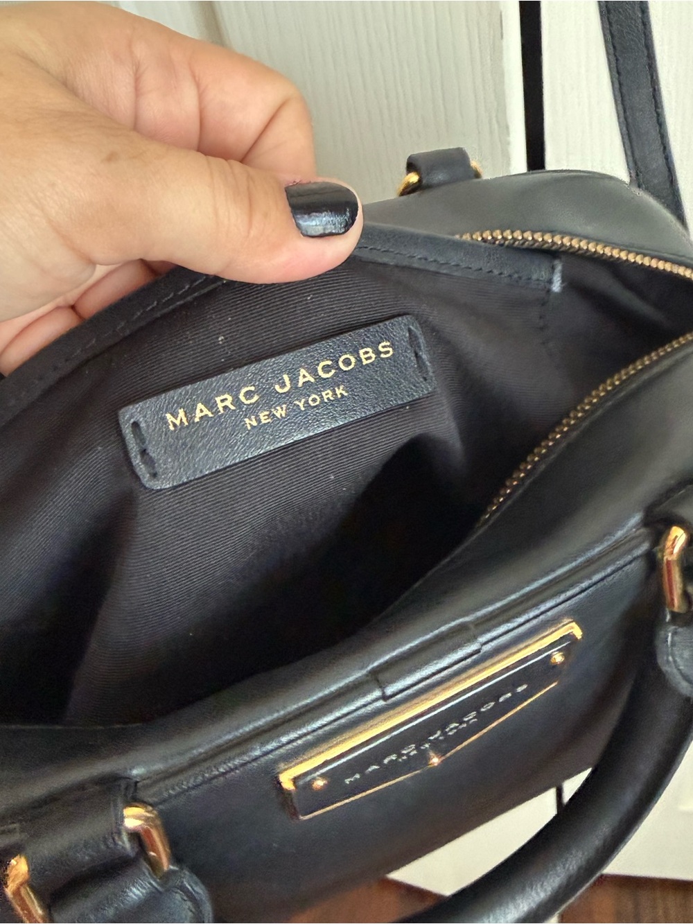 Marc Jacobs Black Leather Top-Handle Satchel Crossbody - Picture 12 of 14